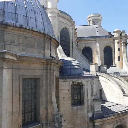 84m² - Quartier St Germain Des Pres * Paříž